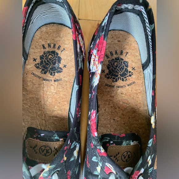 Konkrete women flower shoe size 7 - Picture 3 of 6